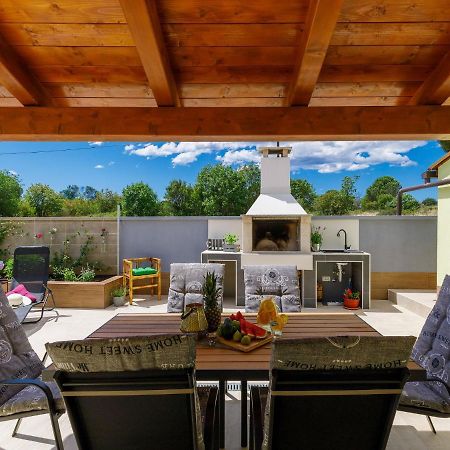 Holiday Home Laura Pula Exterior foto